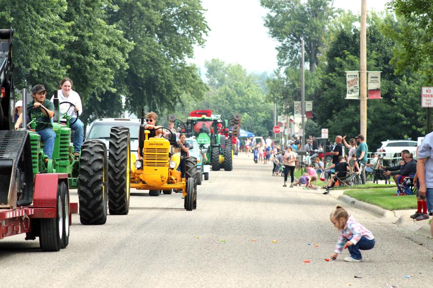 There were 47 entries in the parade Saturday morning for the town’s third annual Beaver Days celebration. Lori Sorenson/Rock County Star Herald Photo